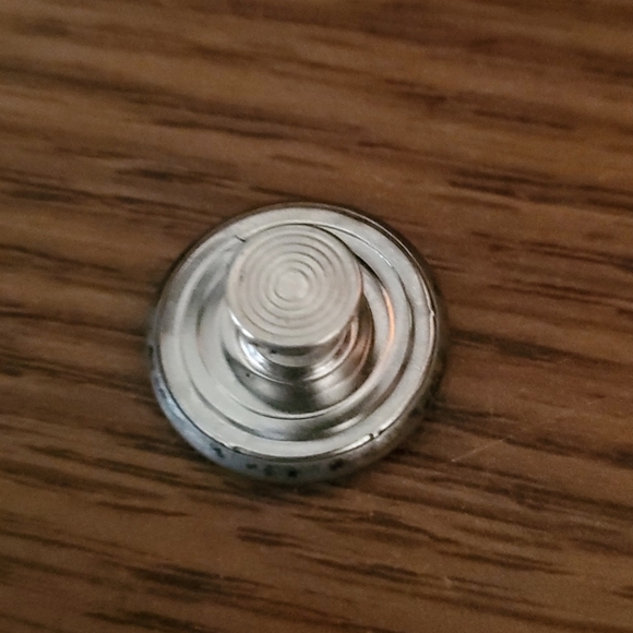 Affliction button - Picture 2 of 3